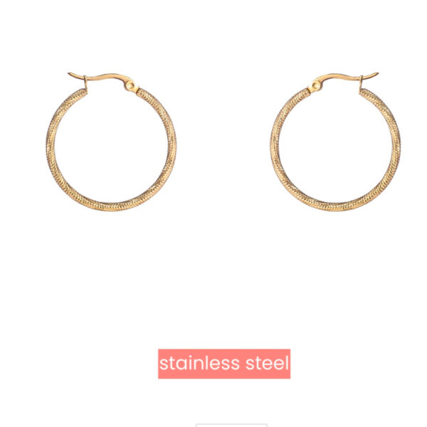 Go Dutch Label Earring Fine Twist Hoop
