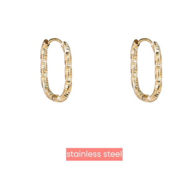 Go Dutch Label Earring Twisted Oval Hoop